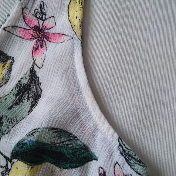 SO Juniors Ivory White Shoulder Tie Lemon Print Sleeveless Crop Top Size Medium - Picture 12 of 14